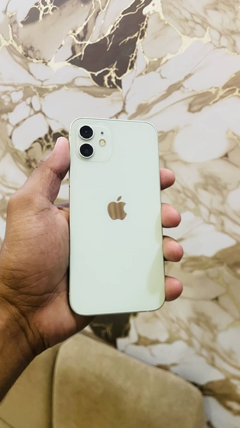 Apple iPhone 12 2