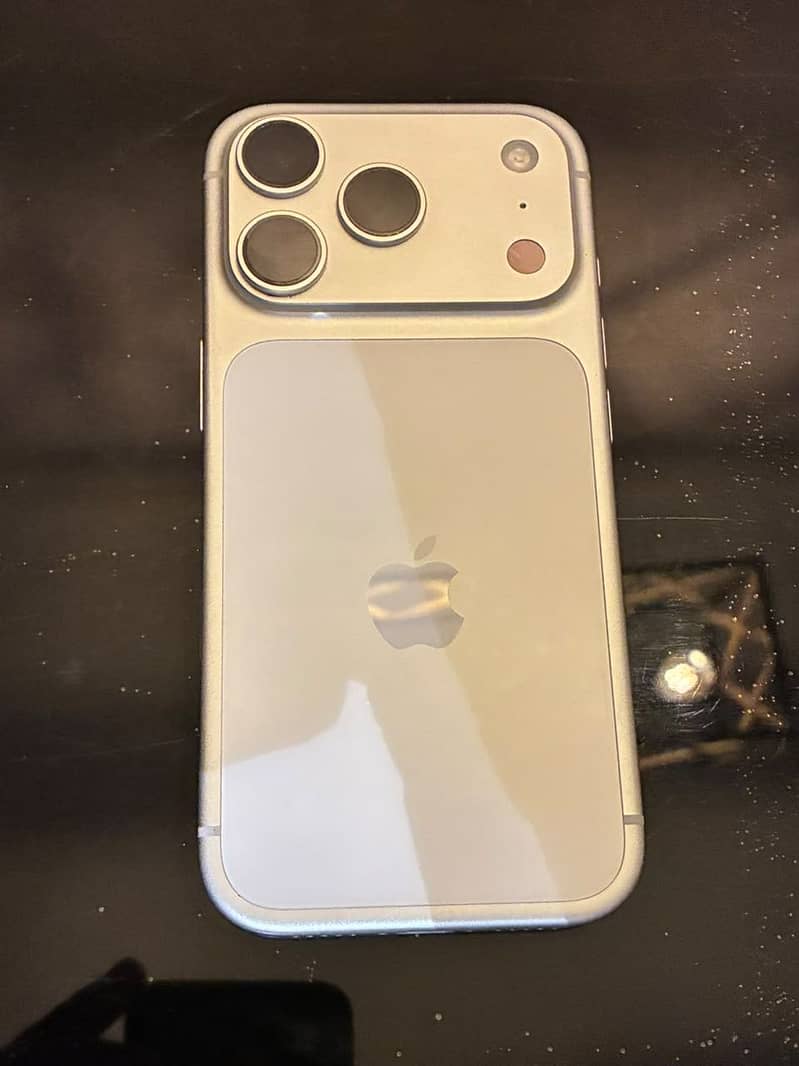 Apple iPhone 17 Pro 0