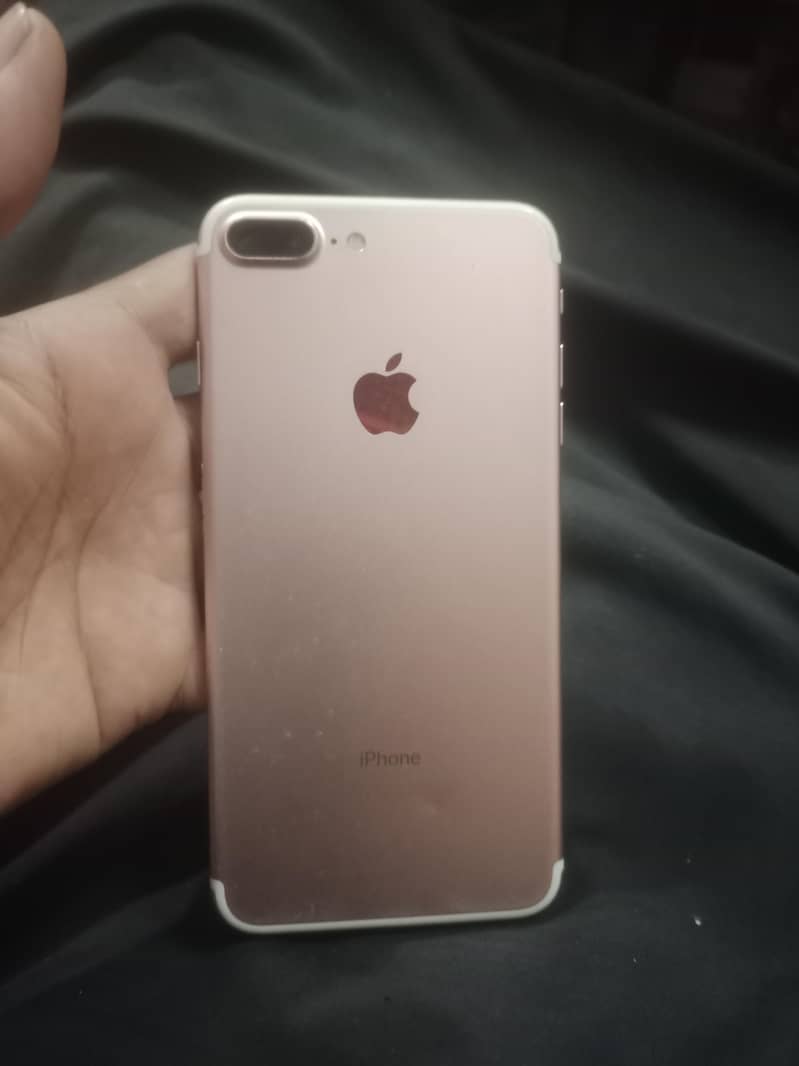 Apple iPhone 7 Plus 1