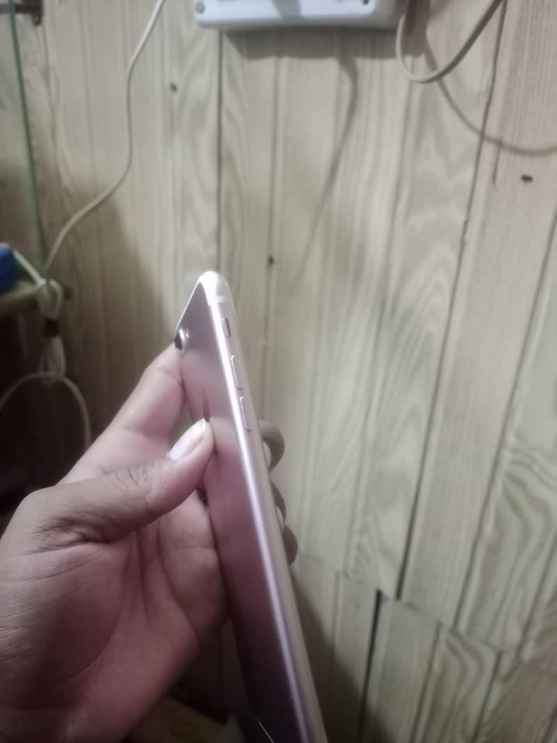 Apple iPhone 7 Plus 2