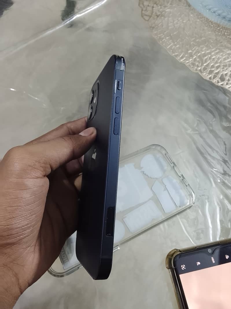 Apple iPhone 12 3