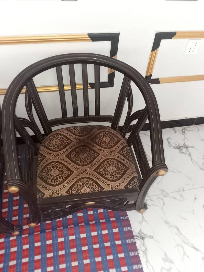 Sofa set available 2
