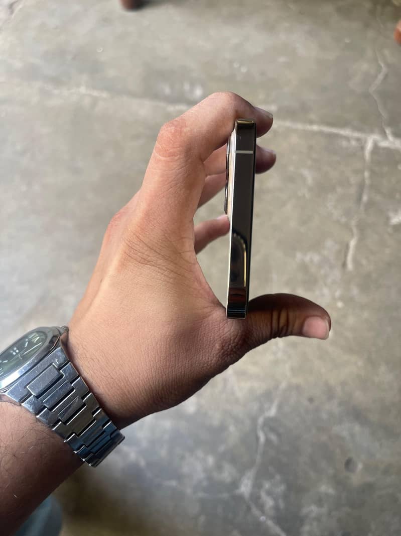 Apple iPhone 12 Pro Max 5