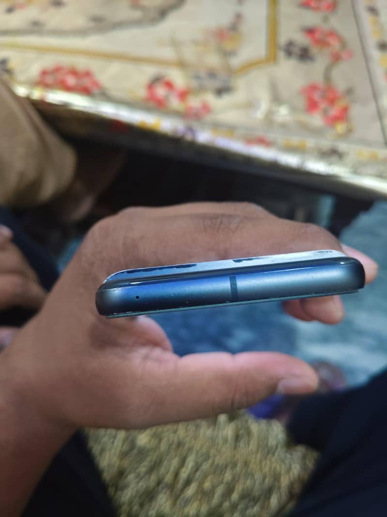 Google Pixel 8 4