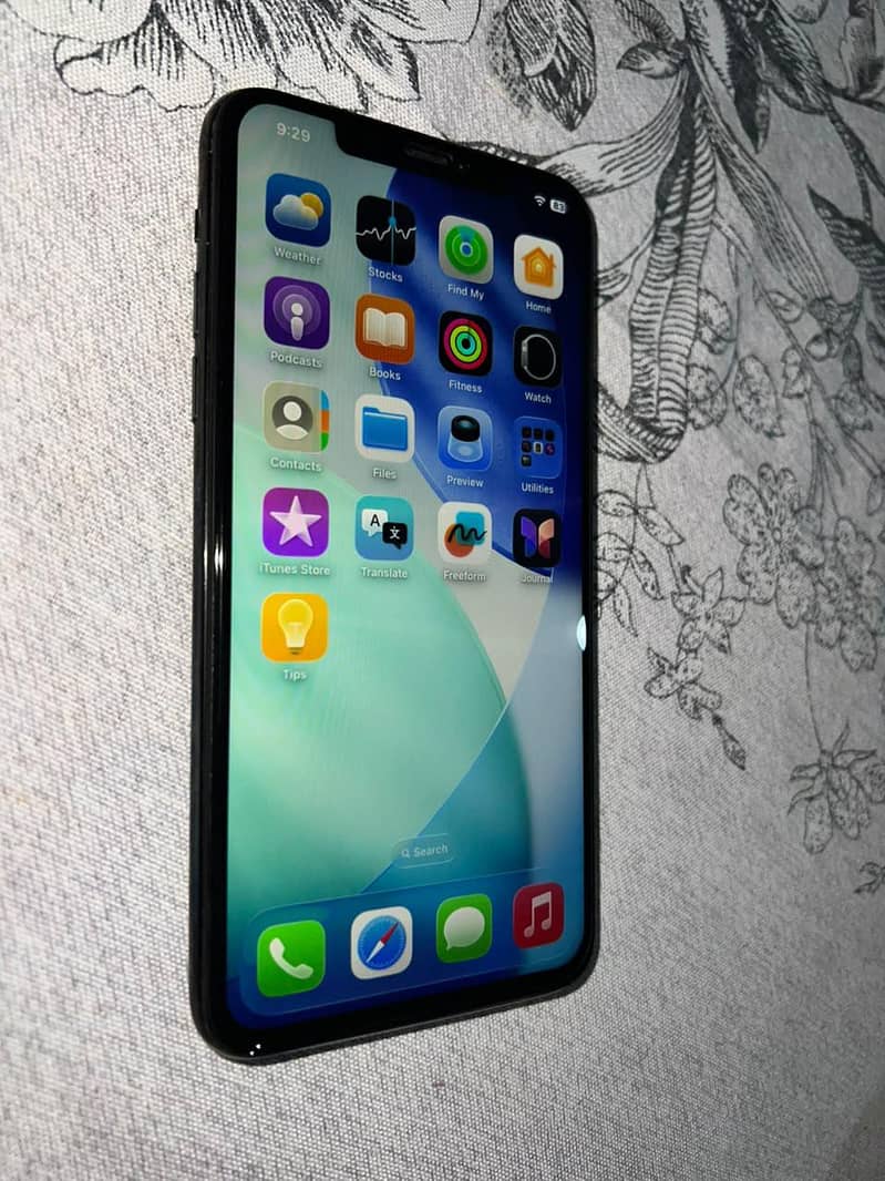 Apple iPhone 11 Pro Max 1