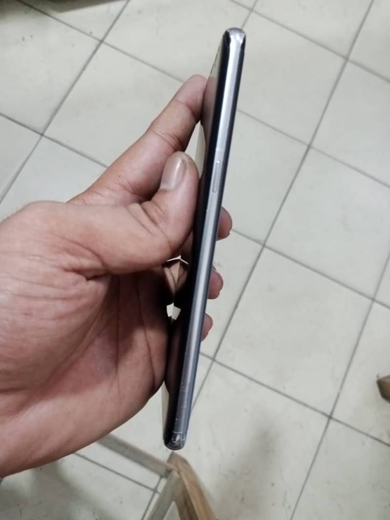 Samsung Mobile S8 4