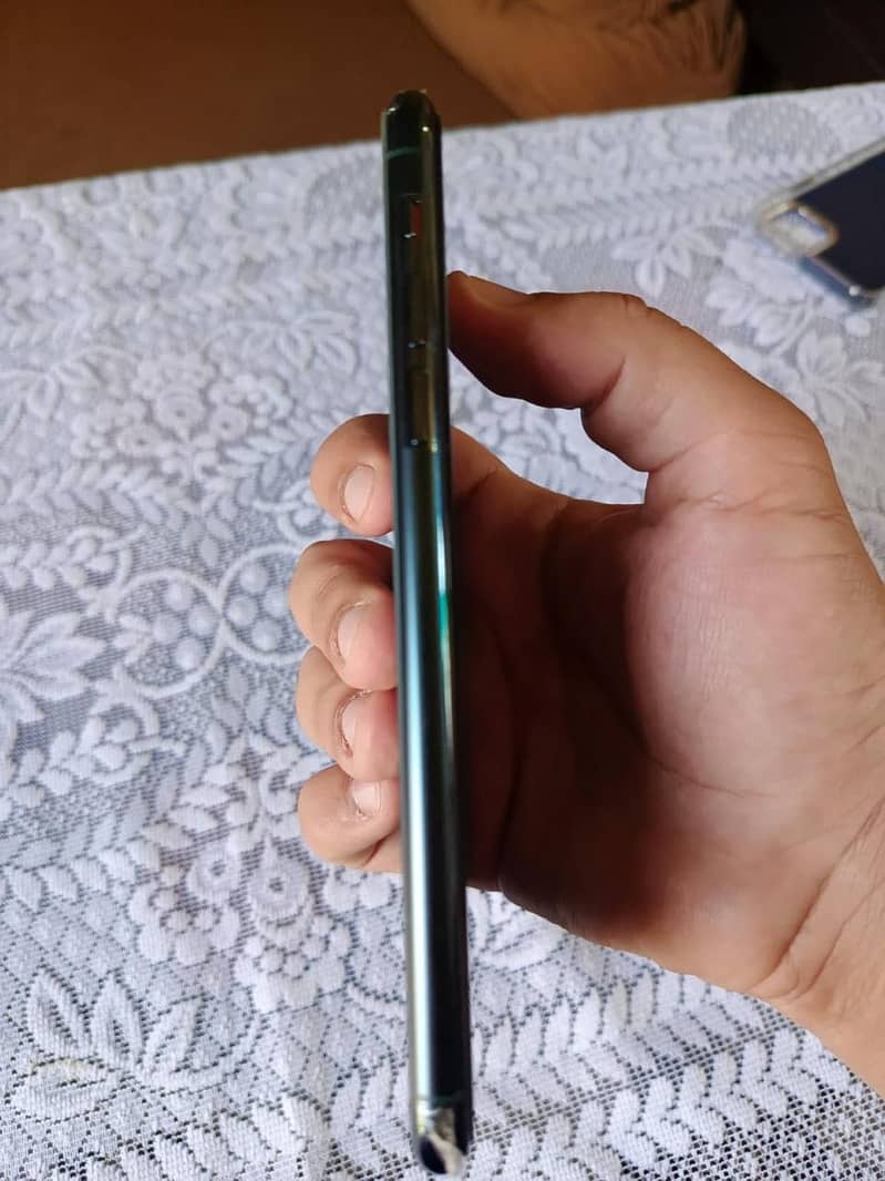Apple iPhone 11 Pro Max 1