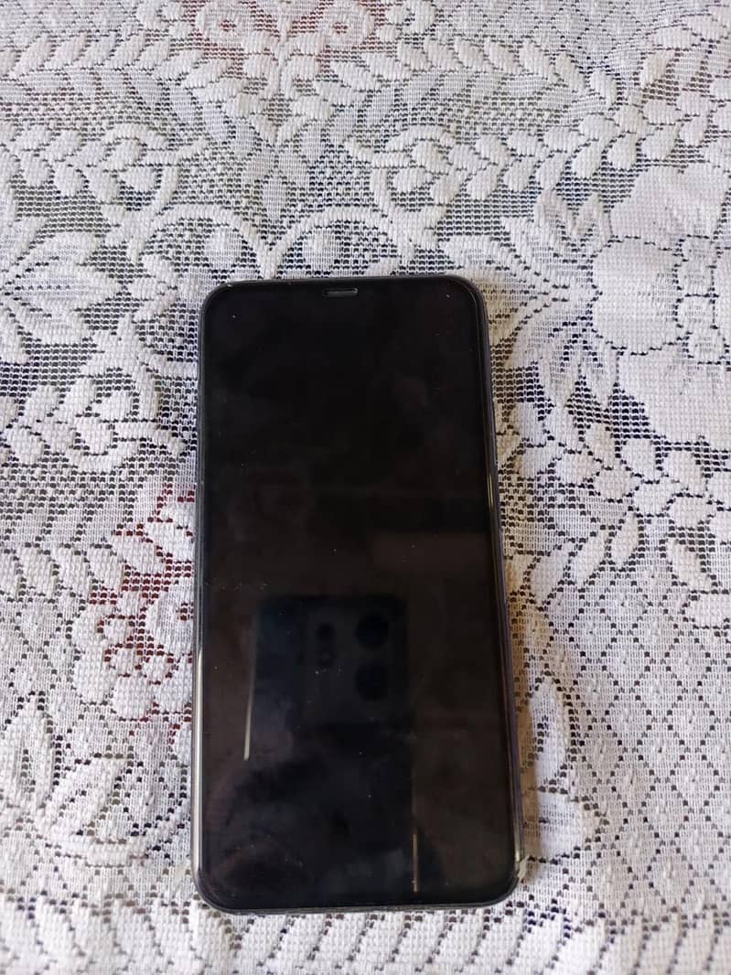 Apple iPhone 11 Pro Max 4