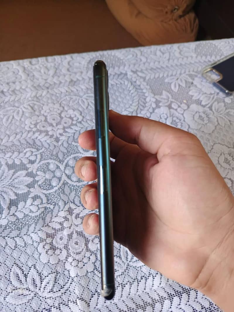 Apple iPhone 11 Pro Max 5