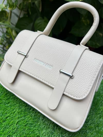 premium quality imported bag in PU leather material