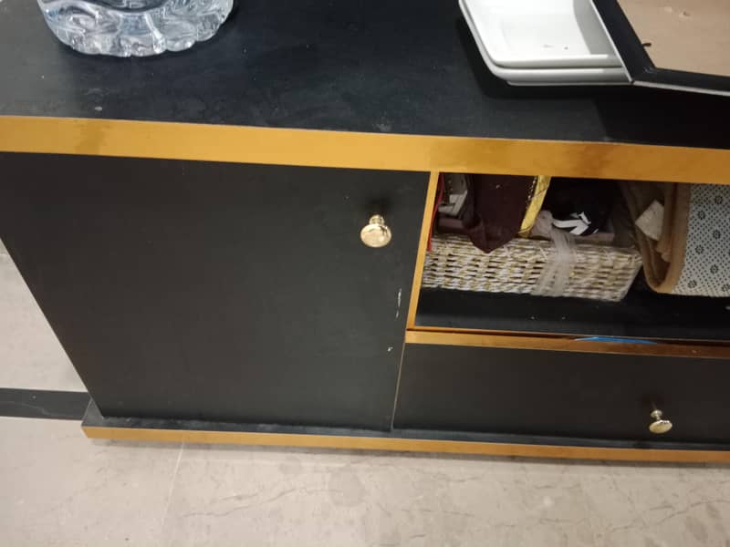 TV Console 4