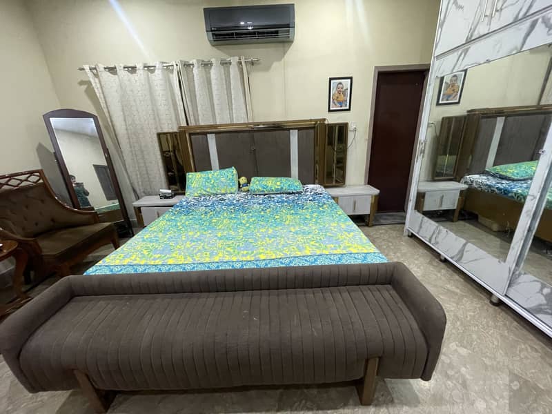 Bed with 2 sidetable 1