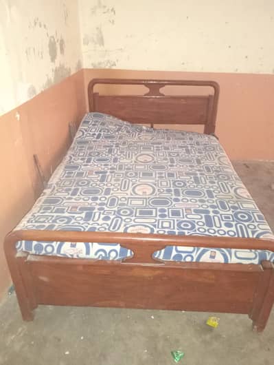 single bed with mattress