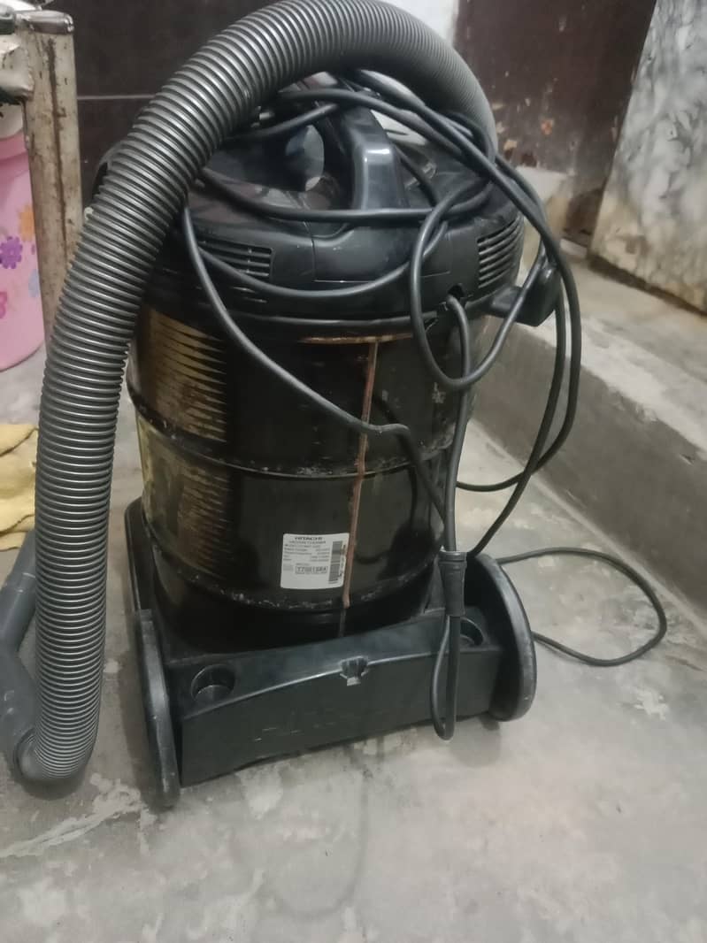 Hitachi vacuum 2