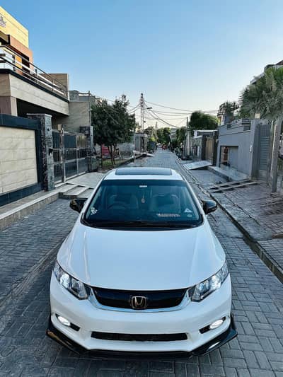 Honda Civic  2013 / 14 full option