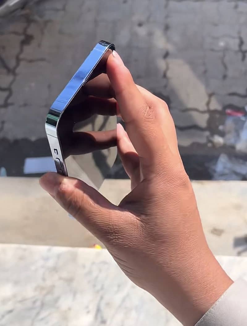 Apple iPhone 13 Pro 4