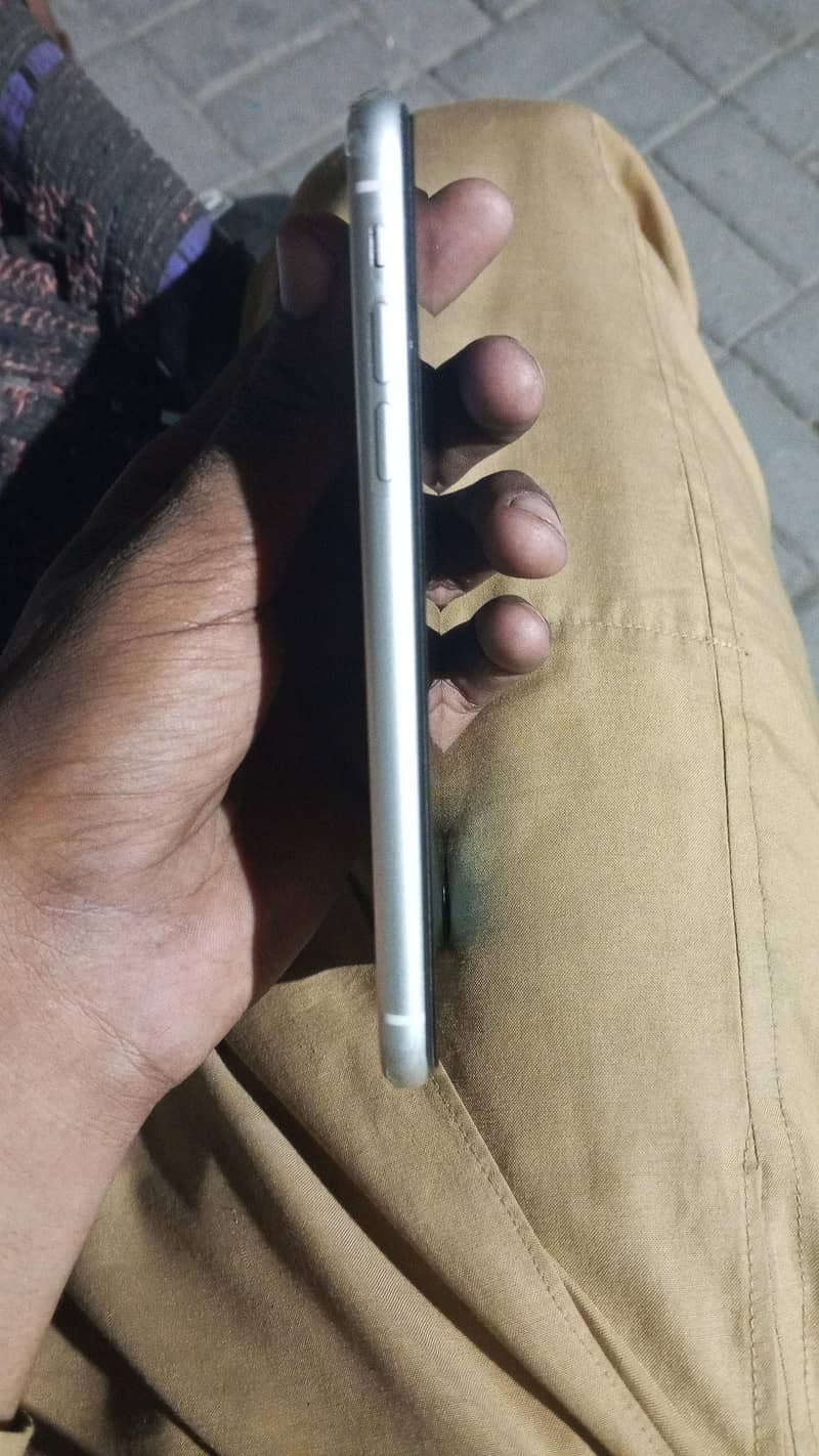 Apple iPhone 11 2