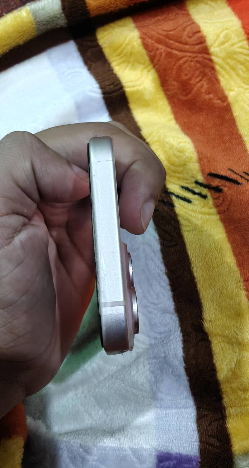 Apple iPhone 15 3