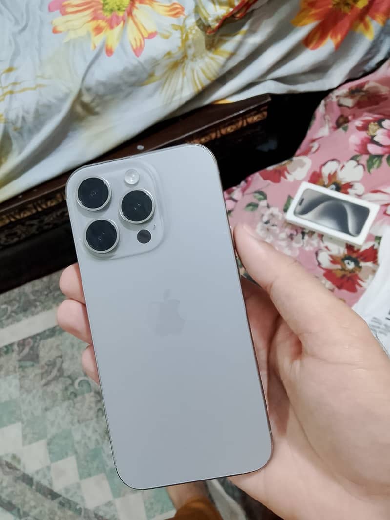 Apple iPhone 15 Pro 6