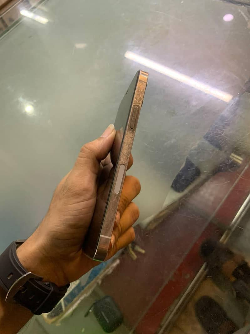 Apple iPhone 12 Pro 2
