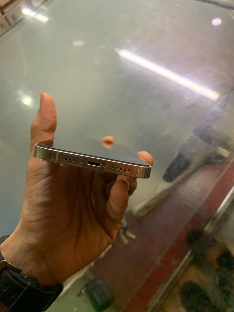 Apple iPhone 12 Pro 3