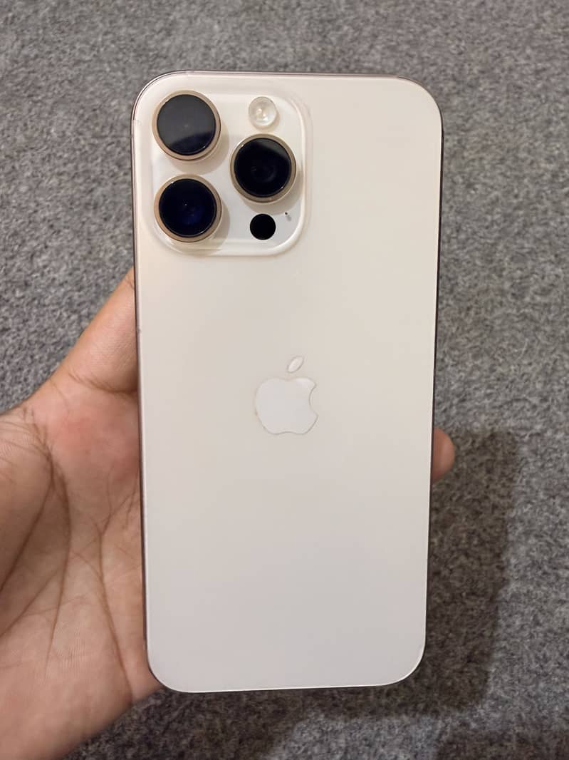 Apple iPhone 16 Pro Max 0