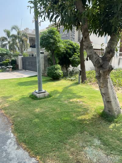 4 Kanal 7 marla Corner 3 Side Open SIngle Owner P Block Ph 7