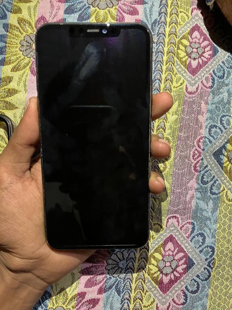 Apple iPhone 11 Pro Max 1