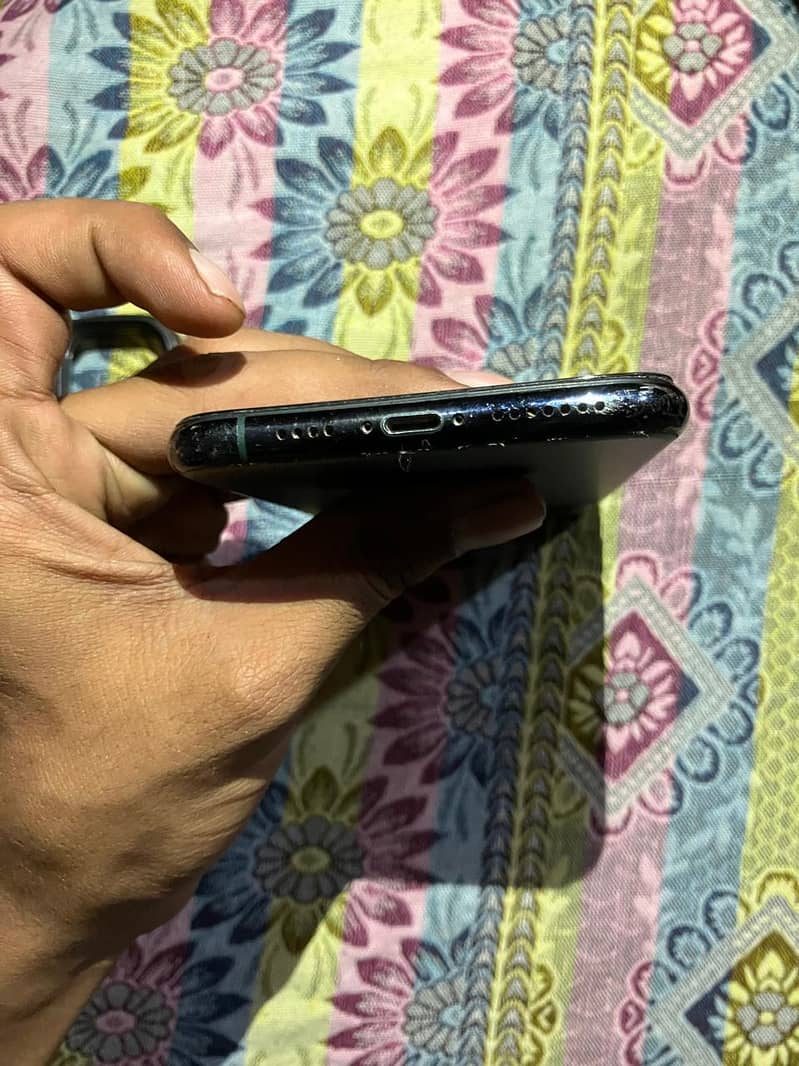 Apple iPhone 11 Pro Max 3