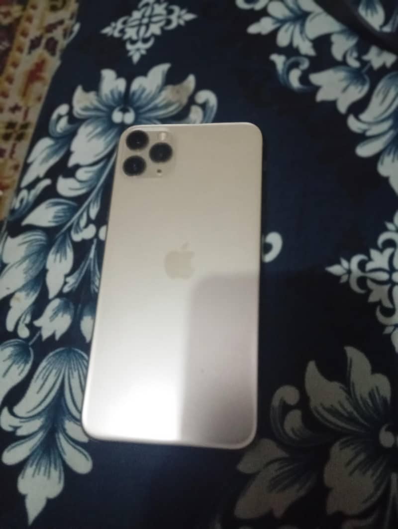 Apple iPhone 11 Pro Max 1
