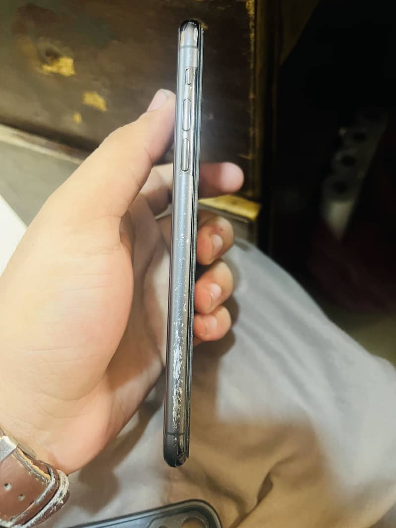 iPhone 0