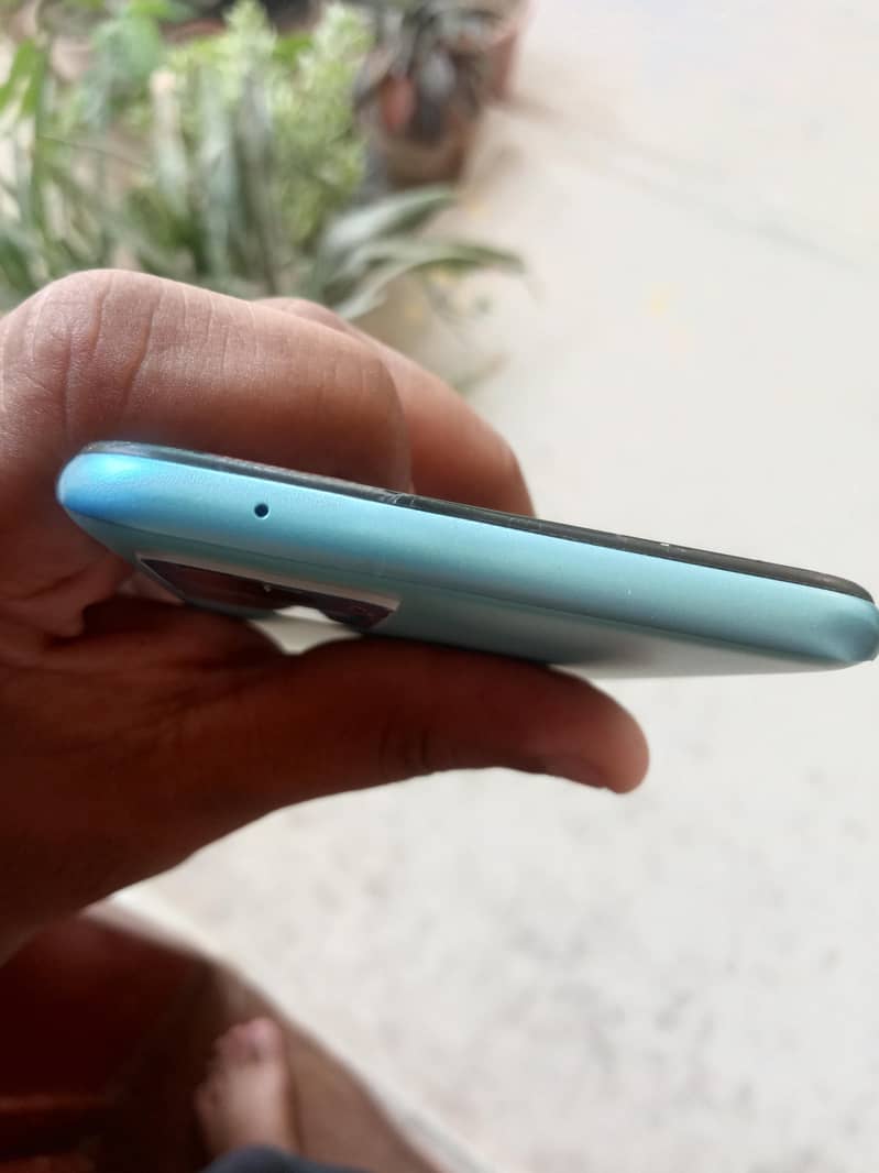 OPPO A76 3