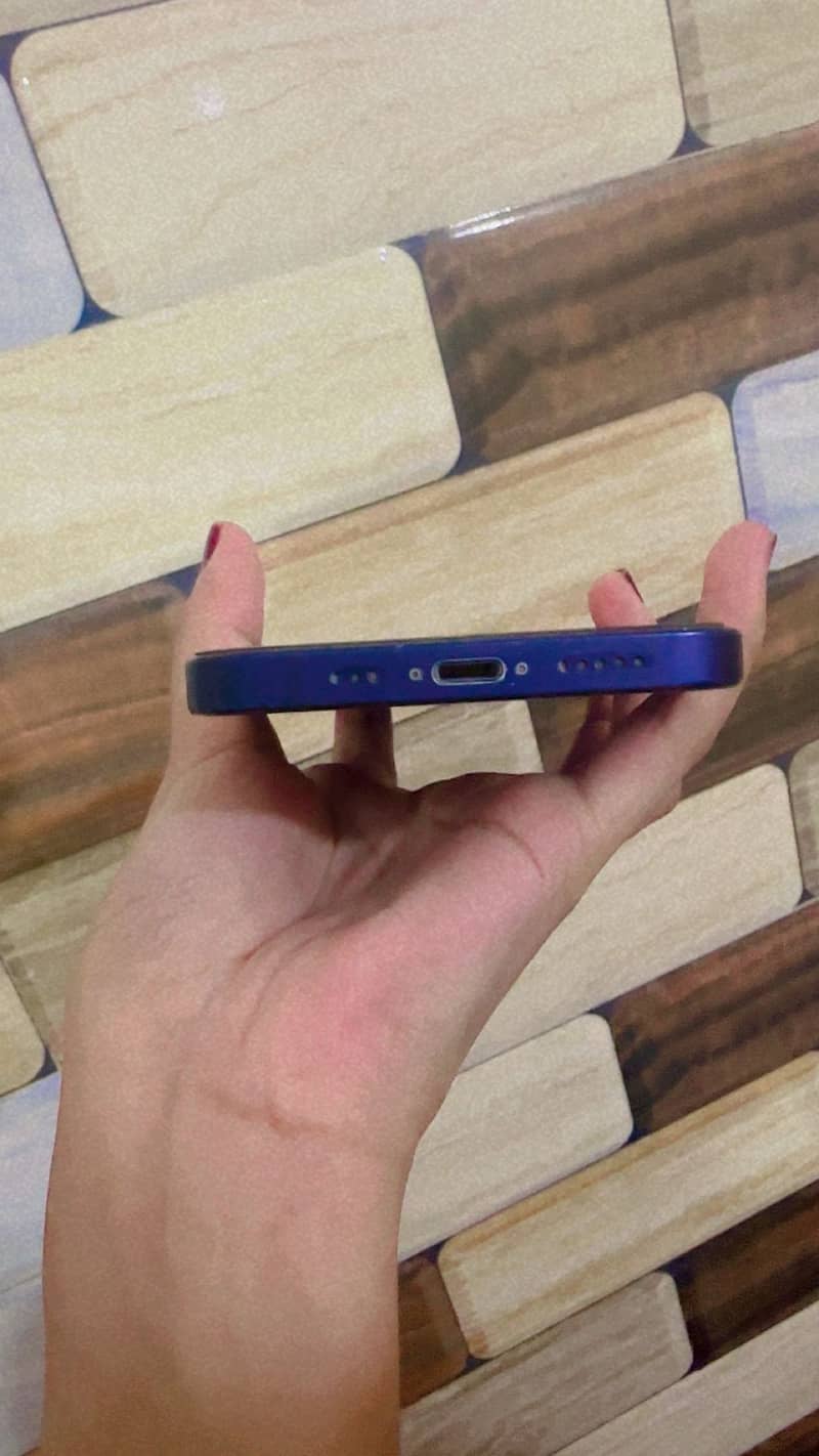 Apple iPhone 12 0