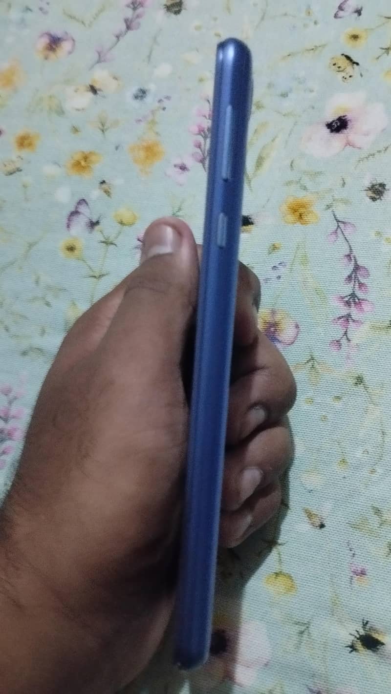 Sharp Android One 3 GB 32 GB 5