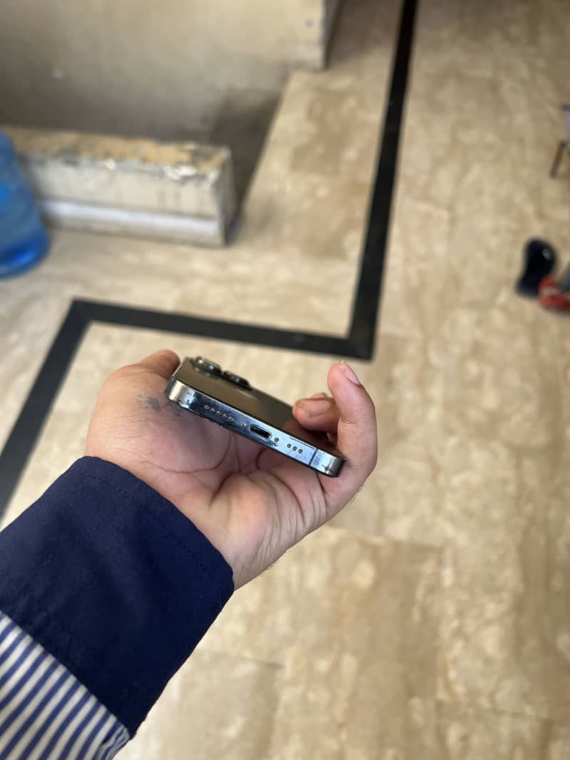 Apple iPhone 13 Pro 2