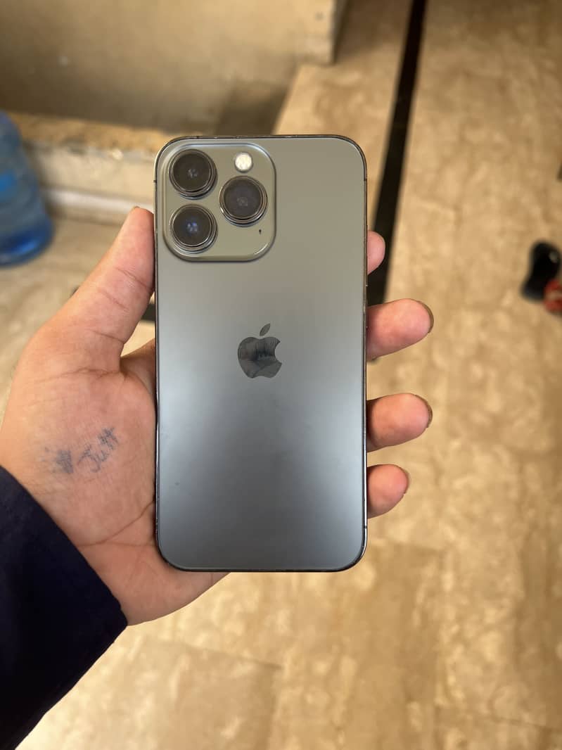 Apple iPhone 13 Pro 3