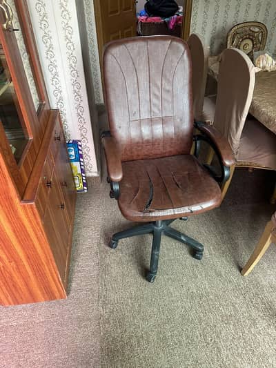 Executive Office Chair- Leather, High Back & Comfortable