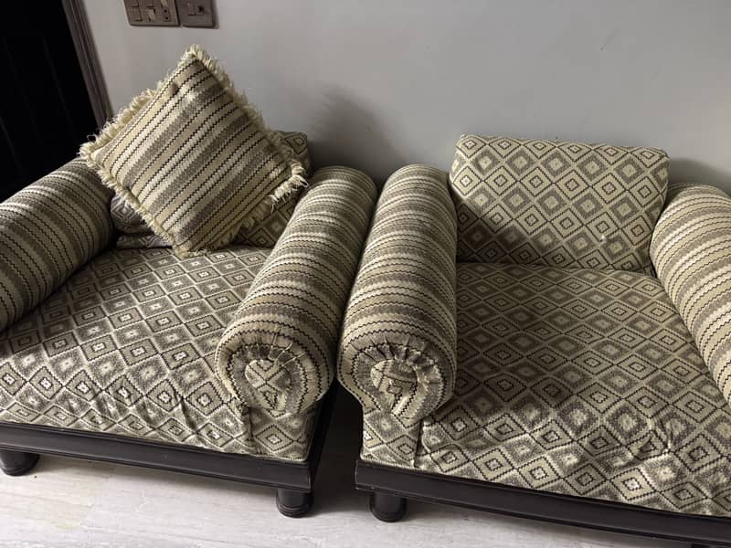 Sofa set 0