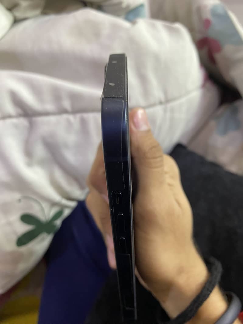 Apple iPhone 13 1