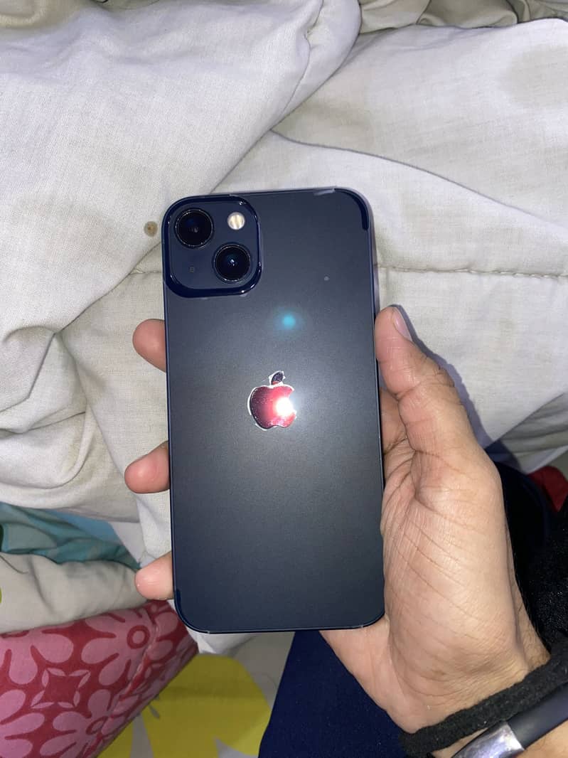 Apple iPhone 13 2