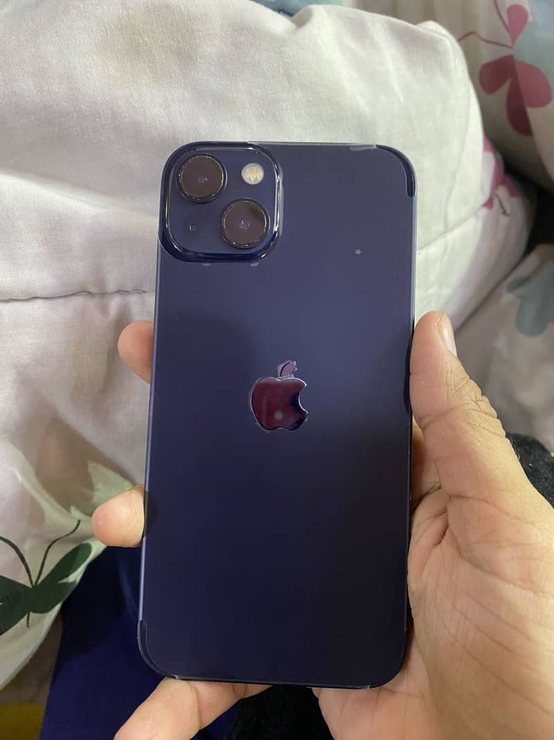 Apple iPhone 13 4