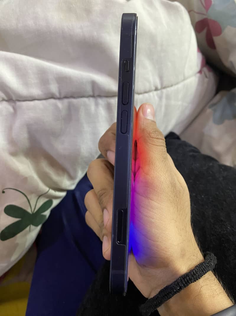 Apple iPhone 13 10