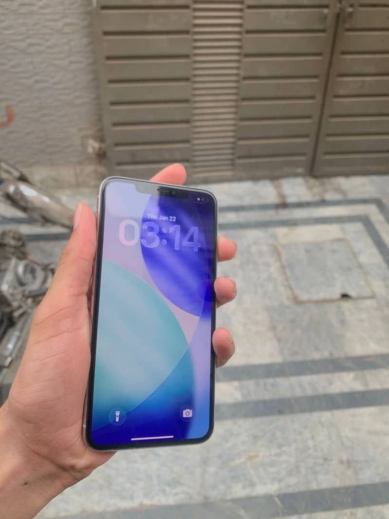 Apple iPhone 11 Pro Max 1