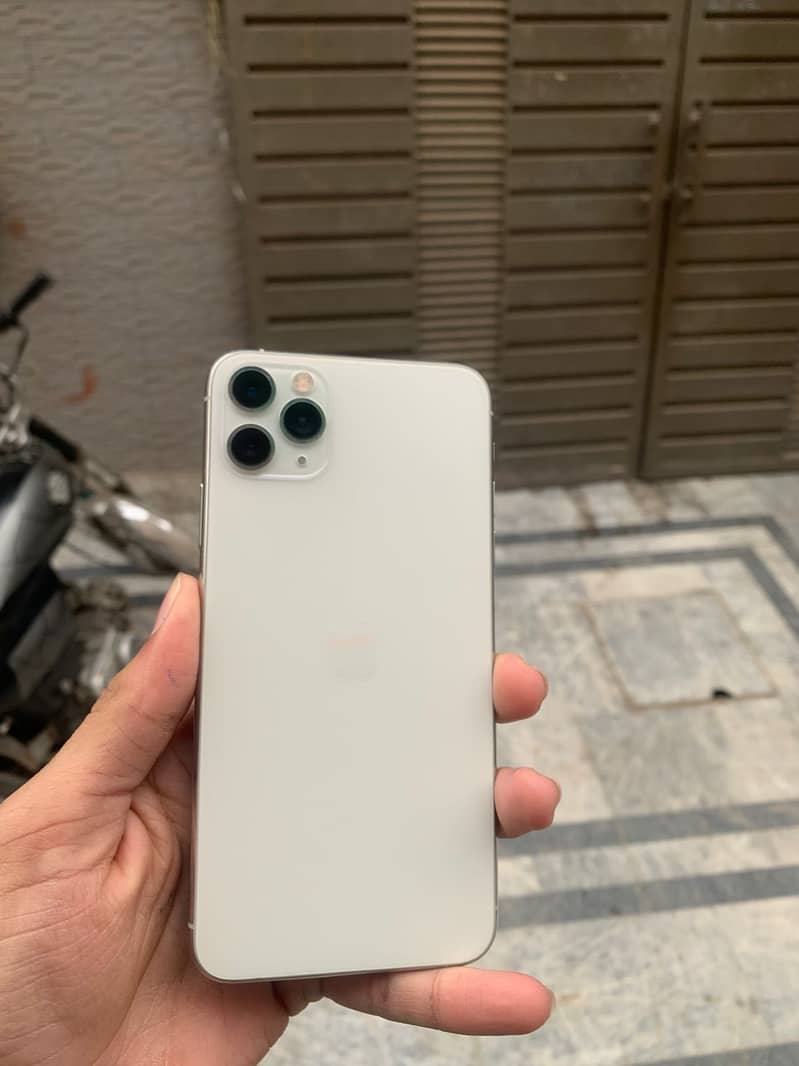 Apple iPhone 11 Pro Max 2
