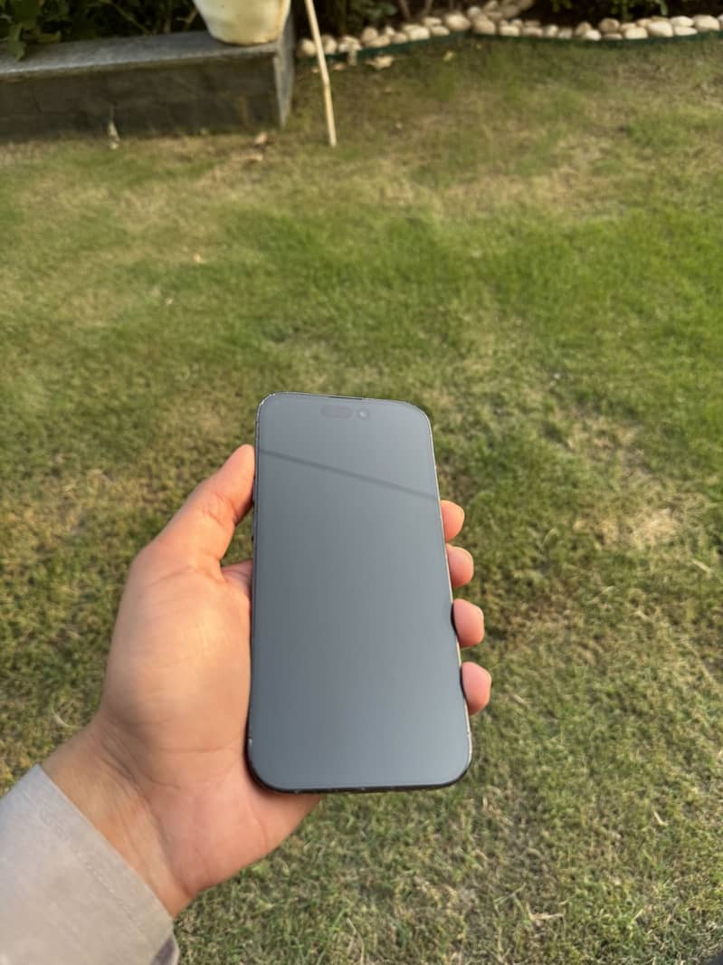 Apple iPhone 16 Pro Max 0