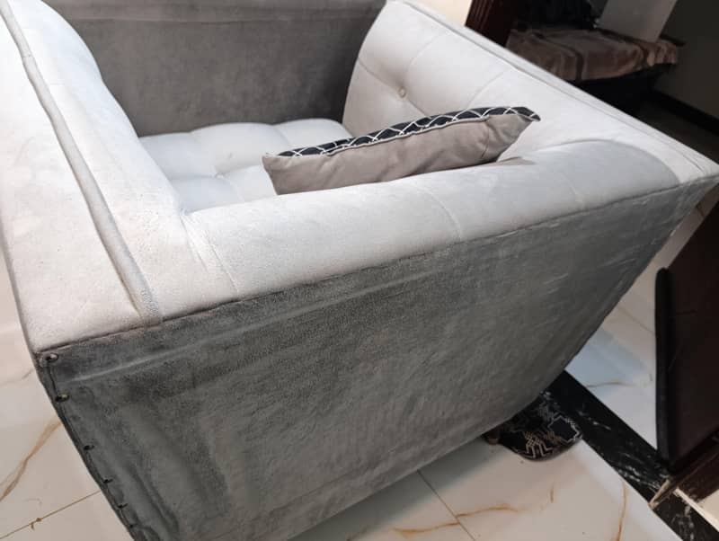 321 seater sofa set with table 7
