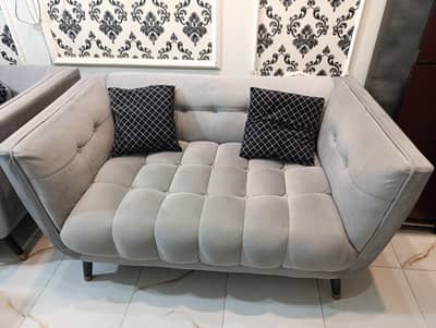 3,2,1 sofa seater set with table
