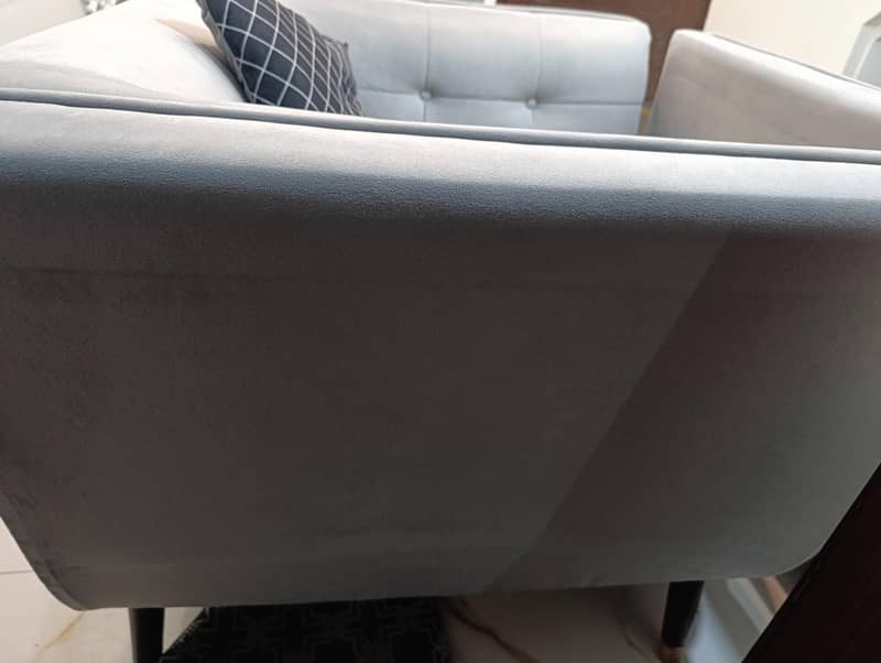 3,2,1 sofa seater set with table 4