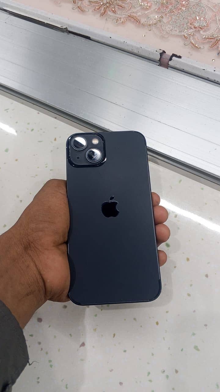 Apple iPhone 13 0