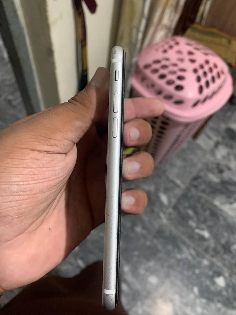 Apple iPhone SE 3